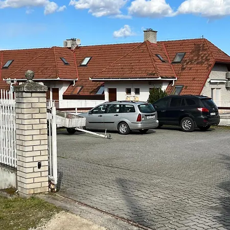Alsoorsi Strandlak Daire Alsóörs